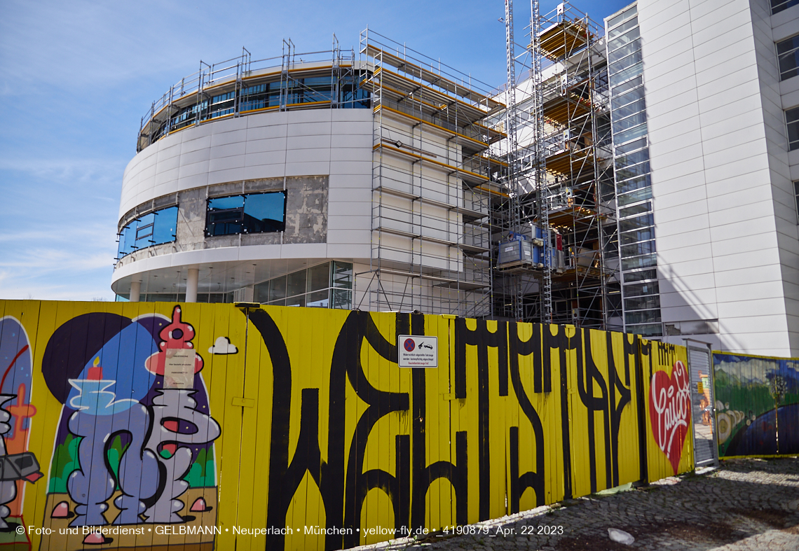 22.04.2023 - Baustelle auf der ehemaligen Allianz-Versicherung in Neuperlach